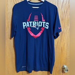 Nike New England Patriots men’s tshirt sz‎ large dri fit navy red  NFL